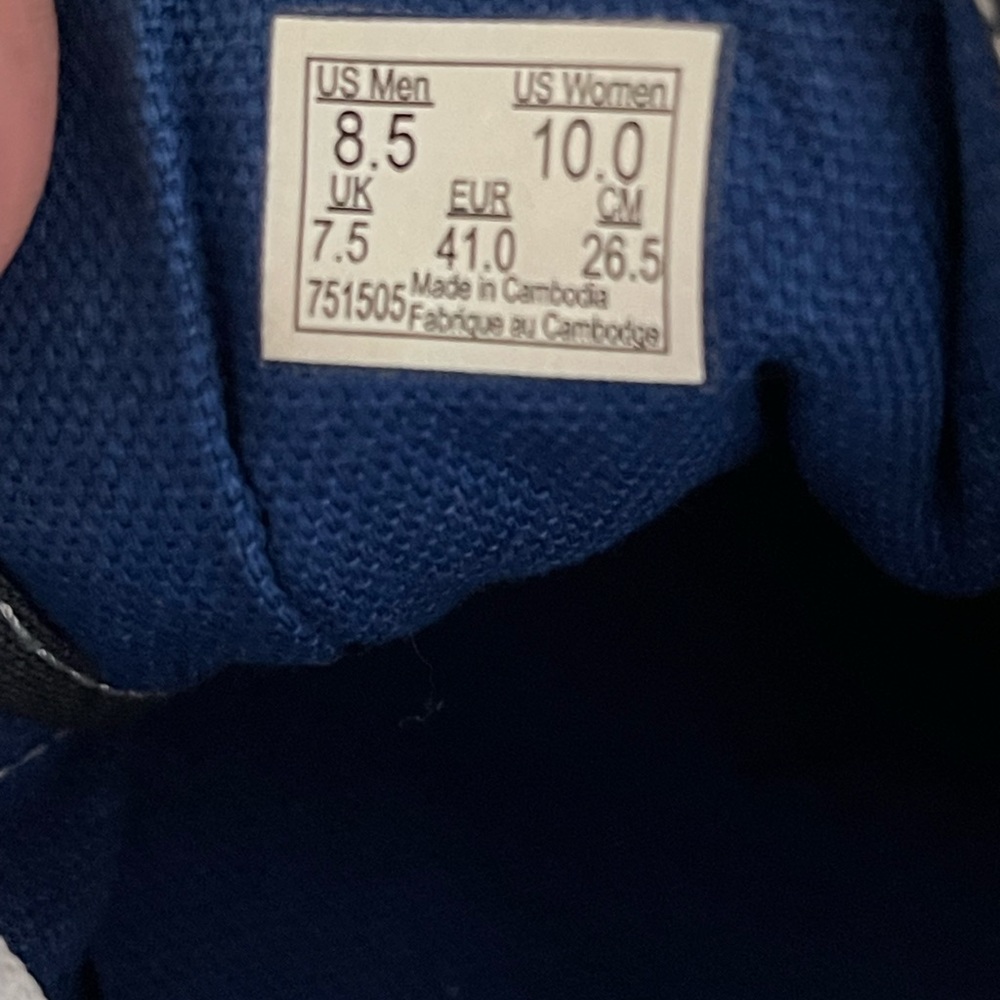 Vans - Picture 6 of 6